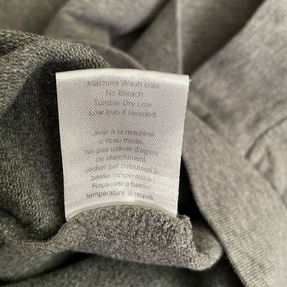 Aritzia Sunday best “Sunday rendez-vous” cropped hoodie - Picture 13 of 13